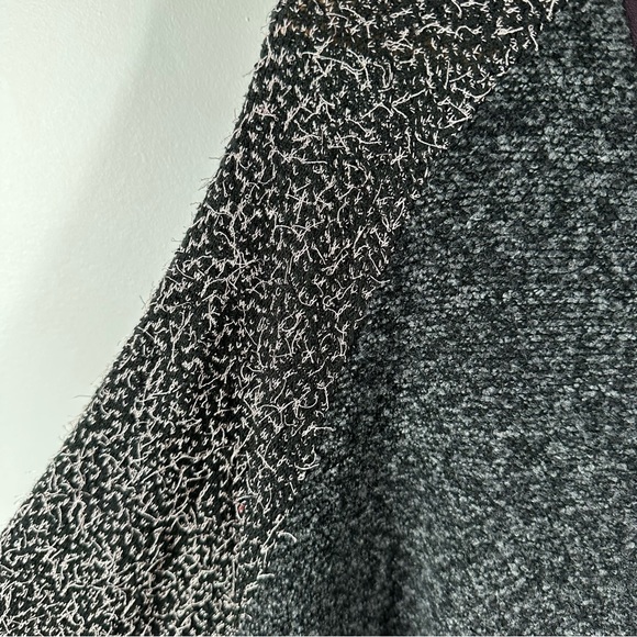 JG's Mad Lab Embellished Floral V Neck Tunic Sweater Top M/L - Picture 3 of 11